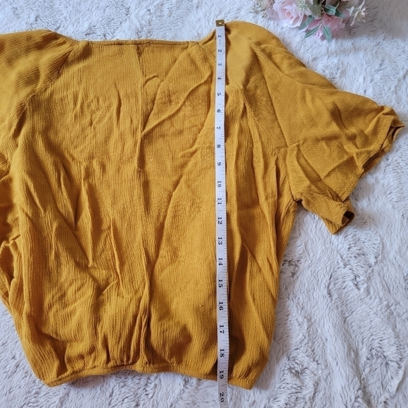 ✨️CL ChloeKatie Mustard Yellow Floral Stitch Embroidery Sash VNeck Wide Sleeve M - Picture 11 of 13